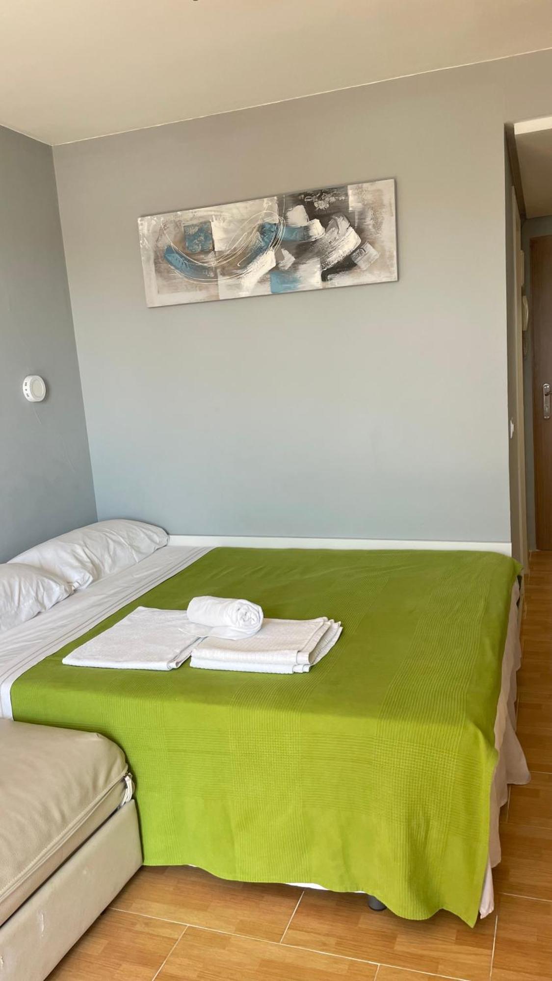 ,apartamento-estudio Primera Línea De Playa Bed and breakfast Benalmádena