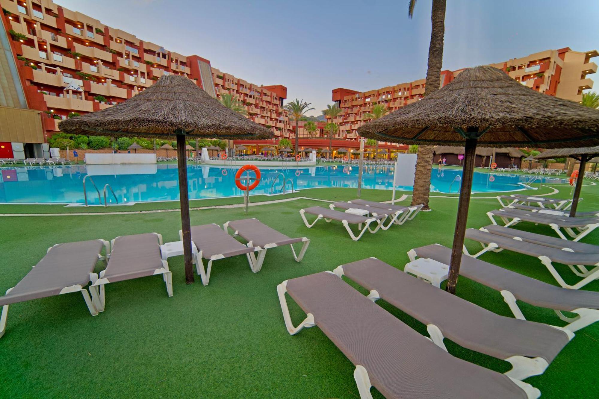 Hotel World 4*