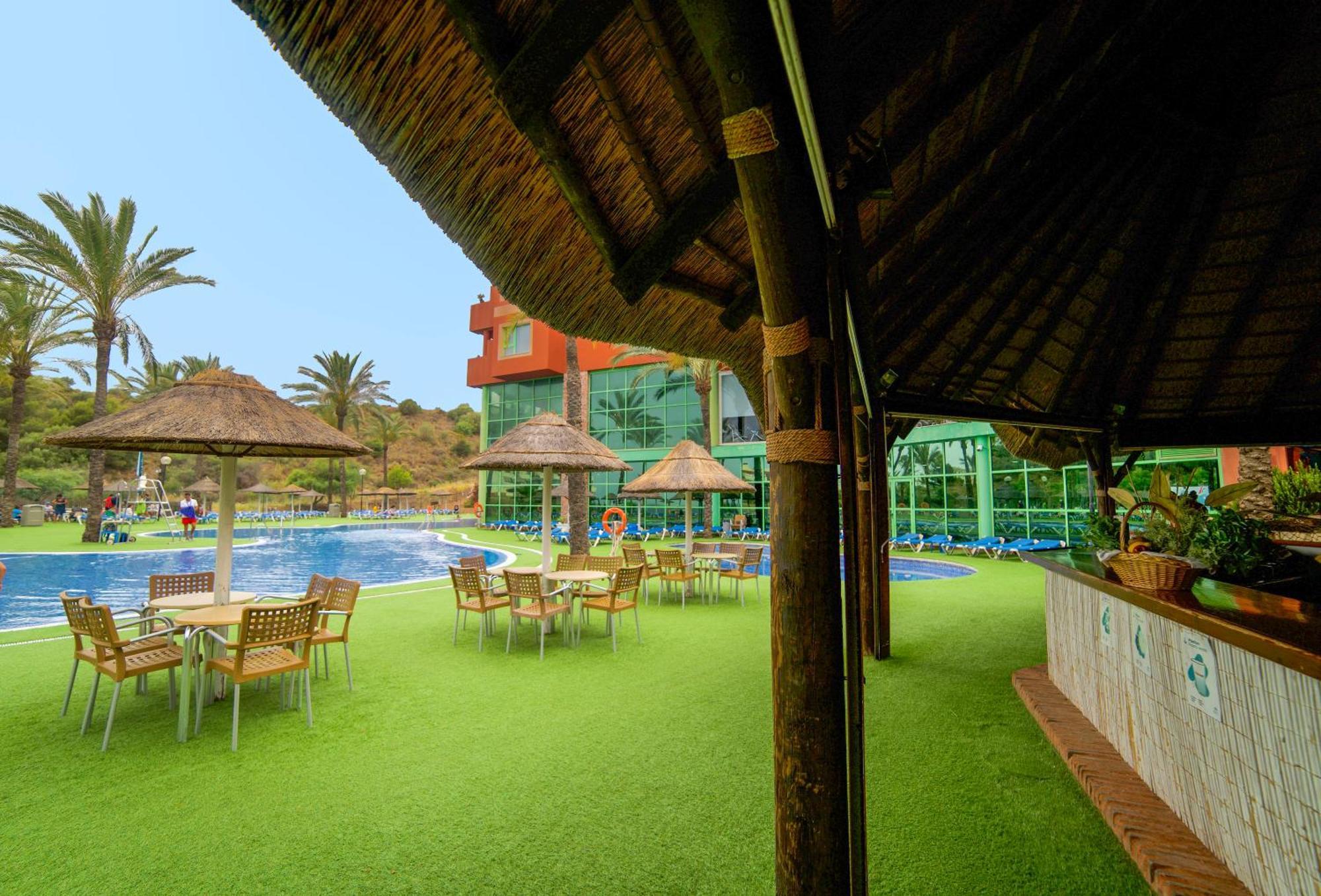 World Riwo Hotel. 4*
