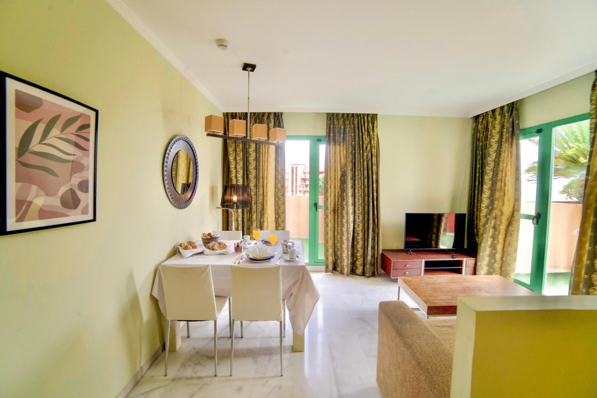 World Riwo Hotel. 4*