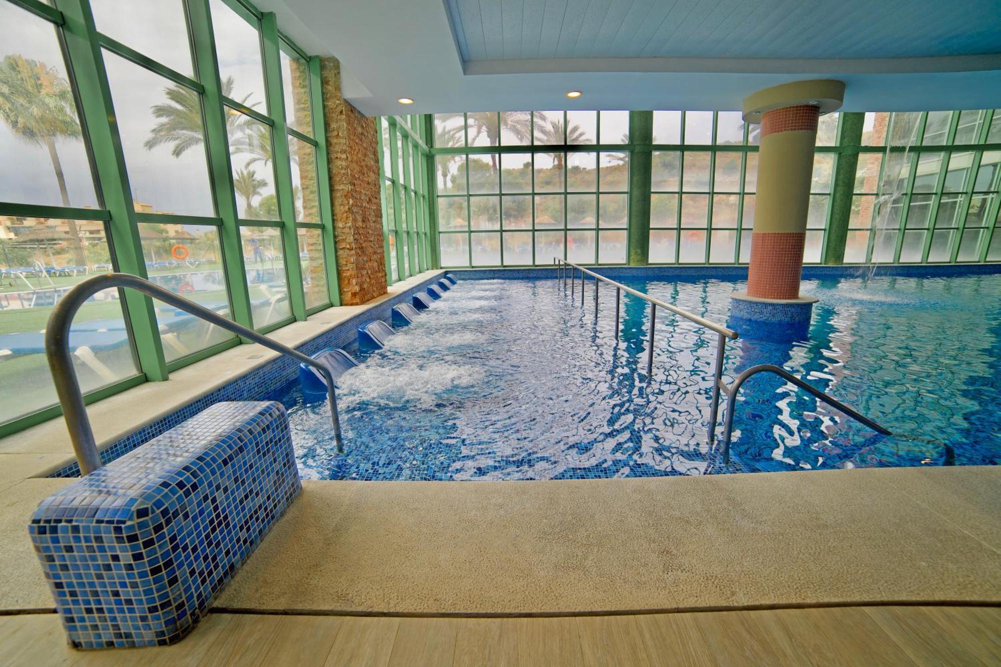 World Riwo Hotel. Hotel 4*