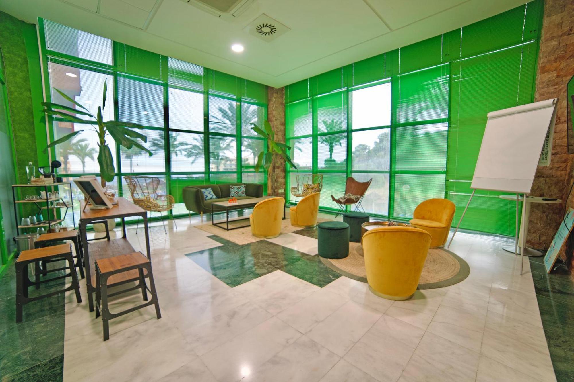 World Riwo Hotel. Hotel 4*