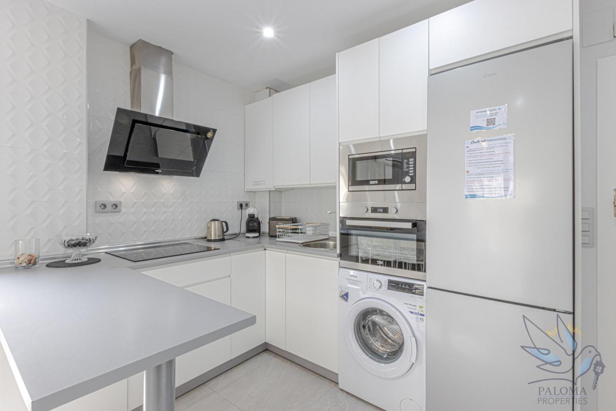 Benal 2bdr Beachfront With Water Park Apartment *
