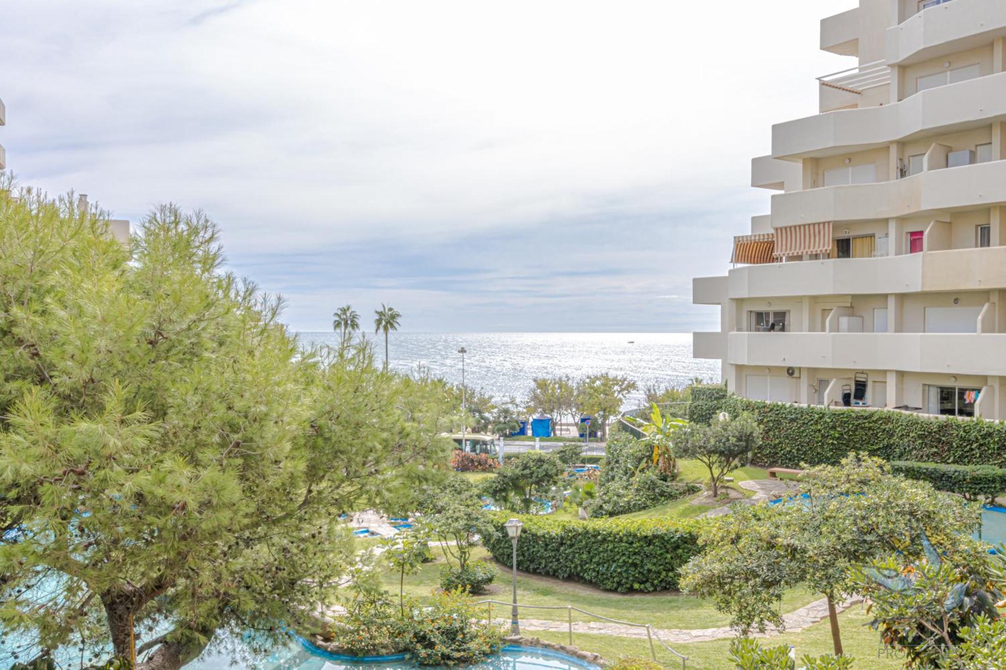 Benal 2bdr Beachfront With Water Park *