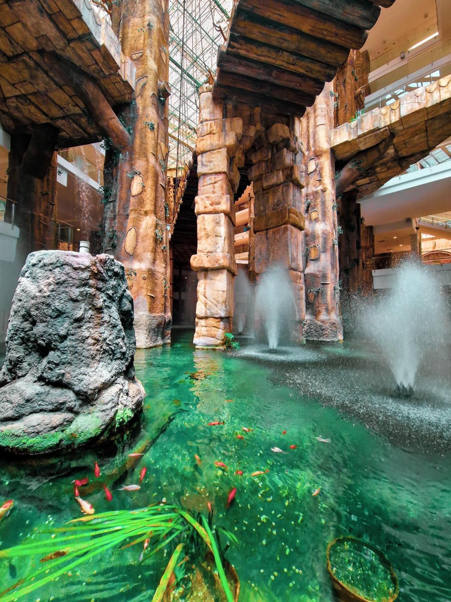 World Polynesia Hotel