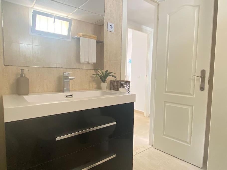 Fabuloso Apartamento En Con Piscina Benalmádena