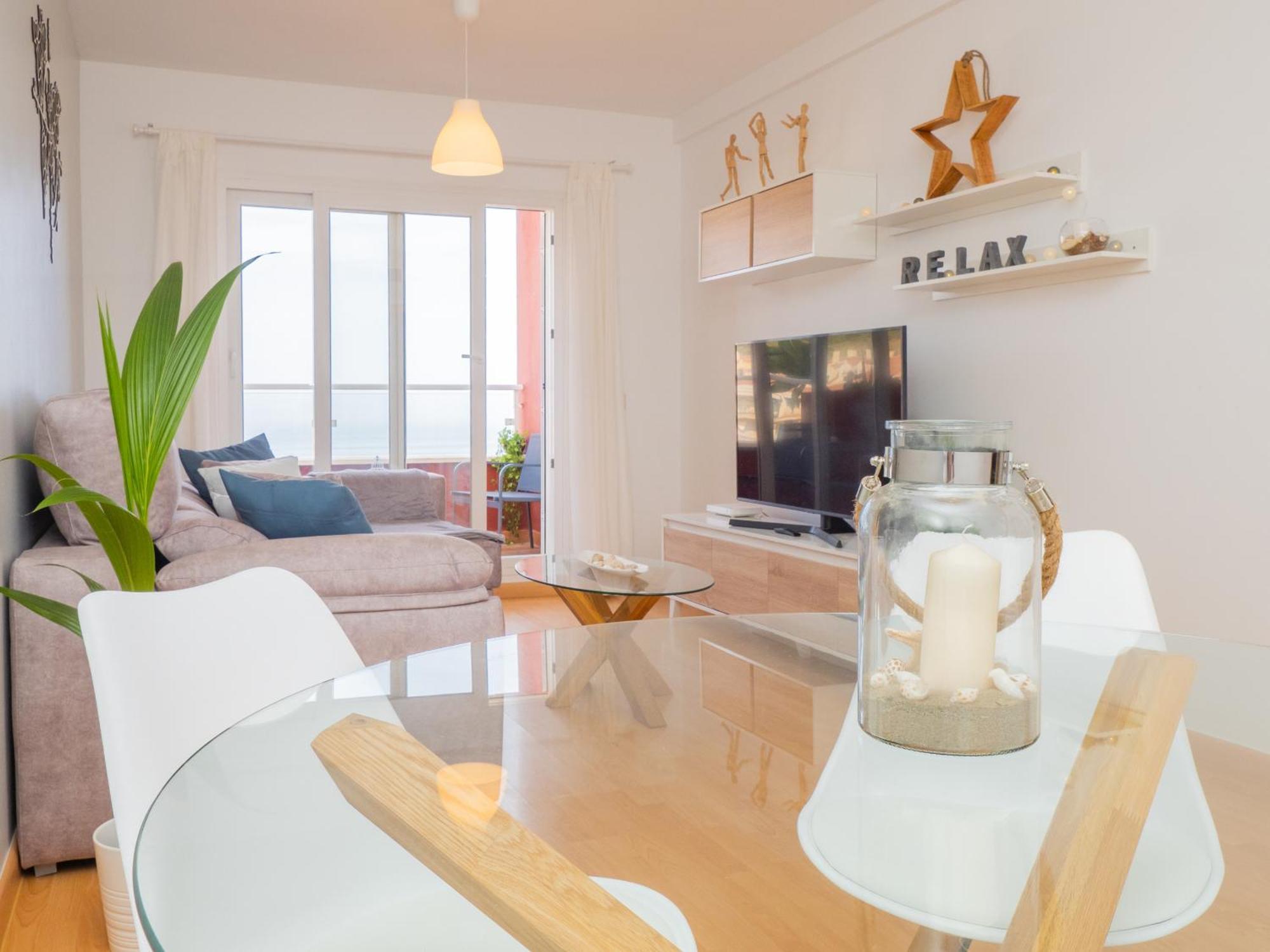Apartment Cubo's Benalvistas Urban Love & 2 Free Parking