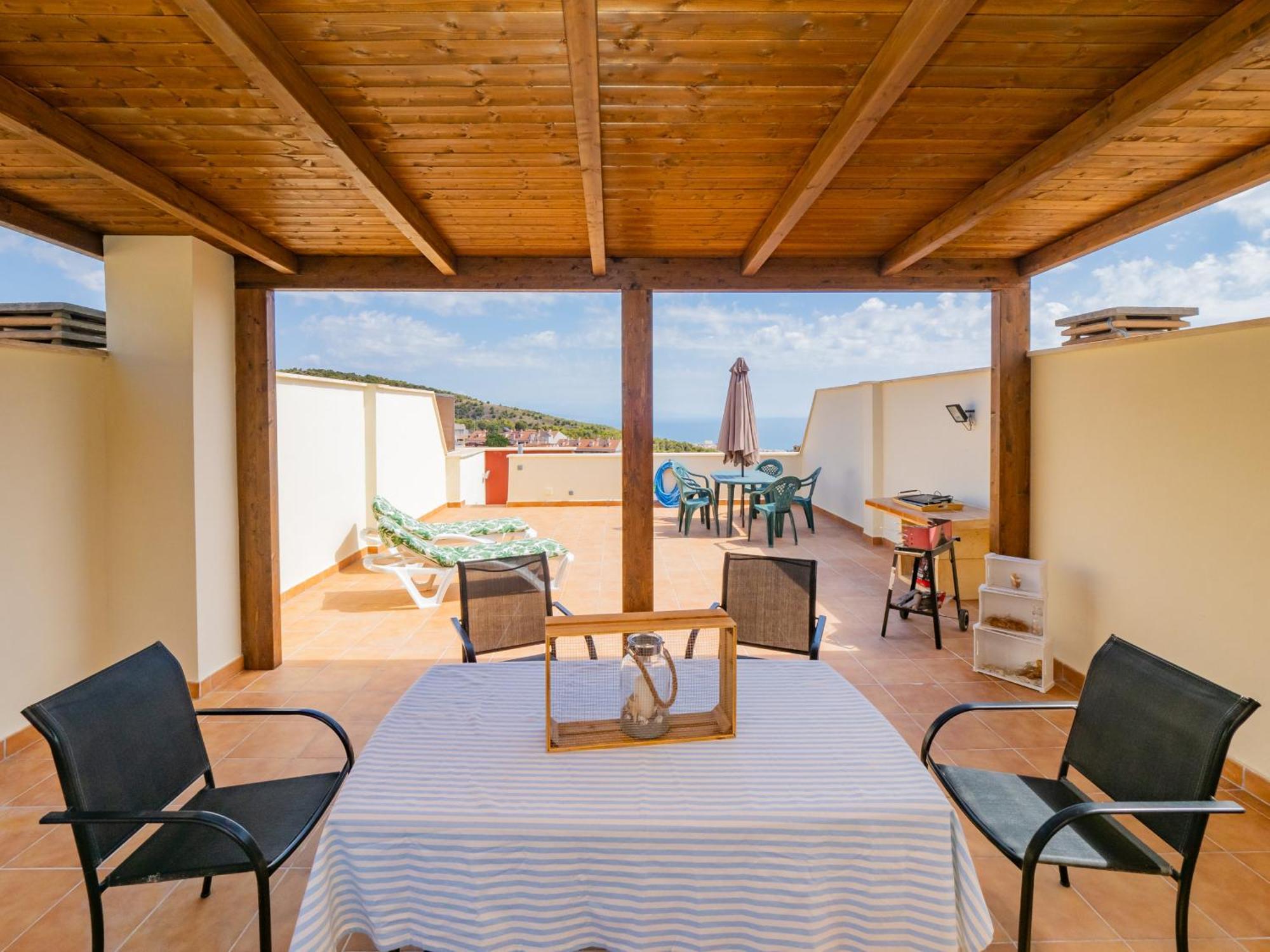 Cubo's Benalvistas Urban Love & 2 Free Parking Apartment