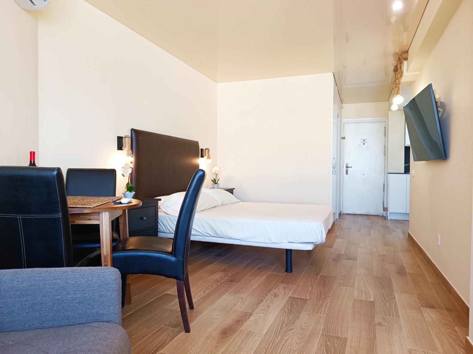 Tam9 - Nuevo, Wifi, Vistas Al Mar, 1 Linea De Playa, Puerto Deportivo Puerto Marina, Appartement Benalmádena
