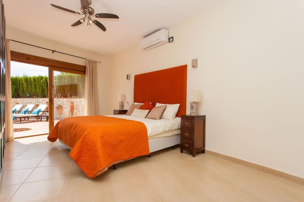 Summer Offers! Fabulous Luxury Near The Sleeps 8 Villa Benalmadena