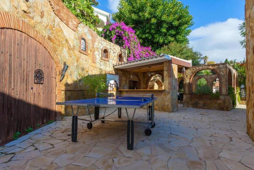Summer Offers! Fabulous Luxury Near The Sleeps 8 Villa