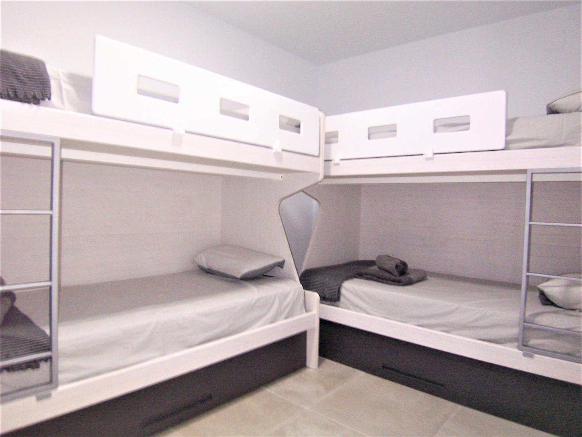 Luxury 7 Bedroom Heated Pool Hot Tub 5 Mins From The Sleeps 16