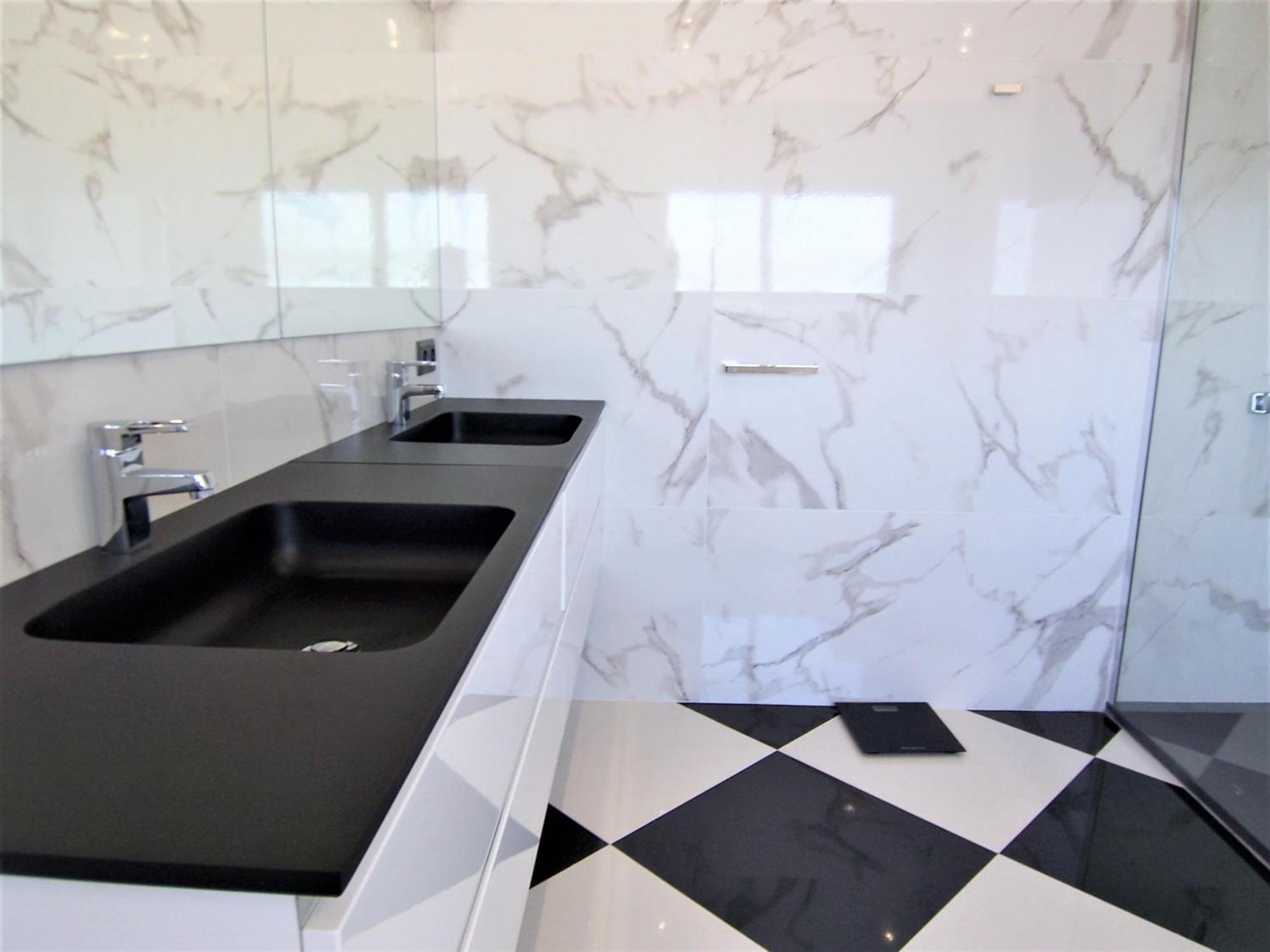 Luxury 7 Bedroom Heated Pool Hot Tub 5 Mins From The Sleeps 16 Villa *