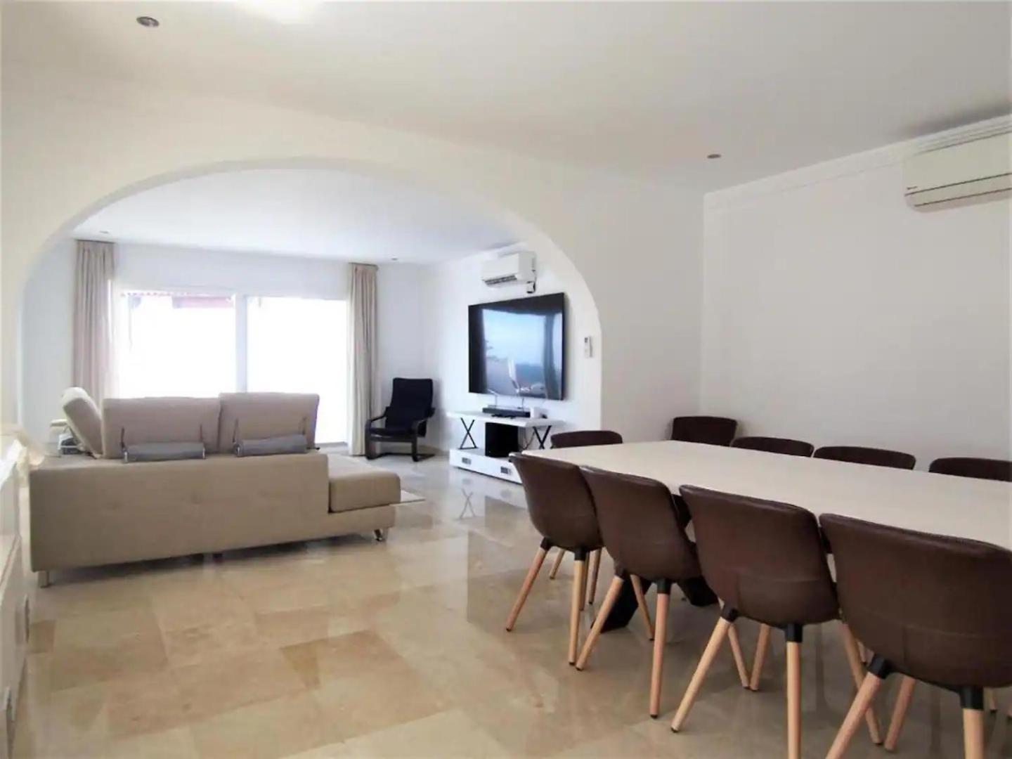 Villa Luxury 7 Bedroom Heated Pool Hot Tub 5 Mins From The Sleeps 16 Benalmádena
