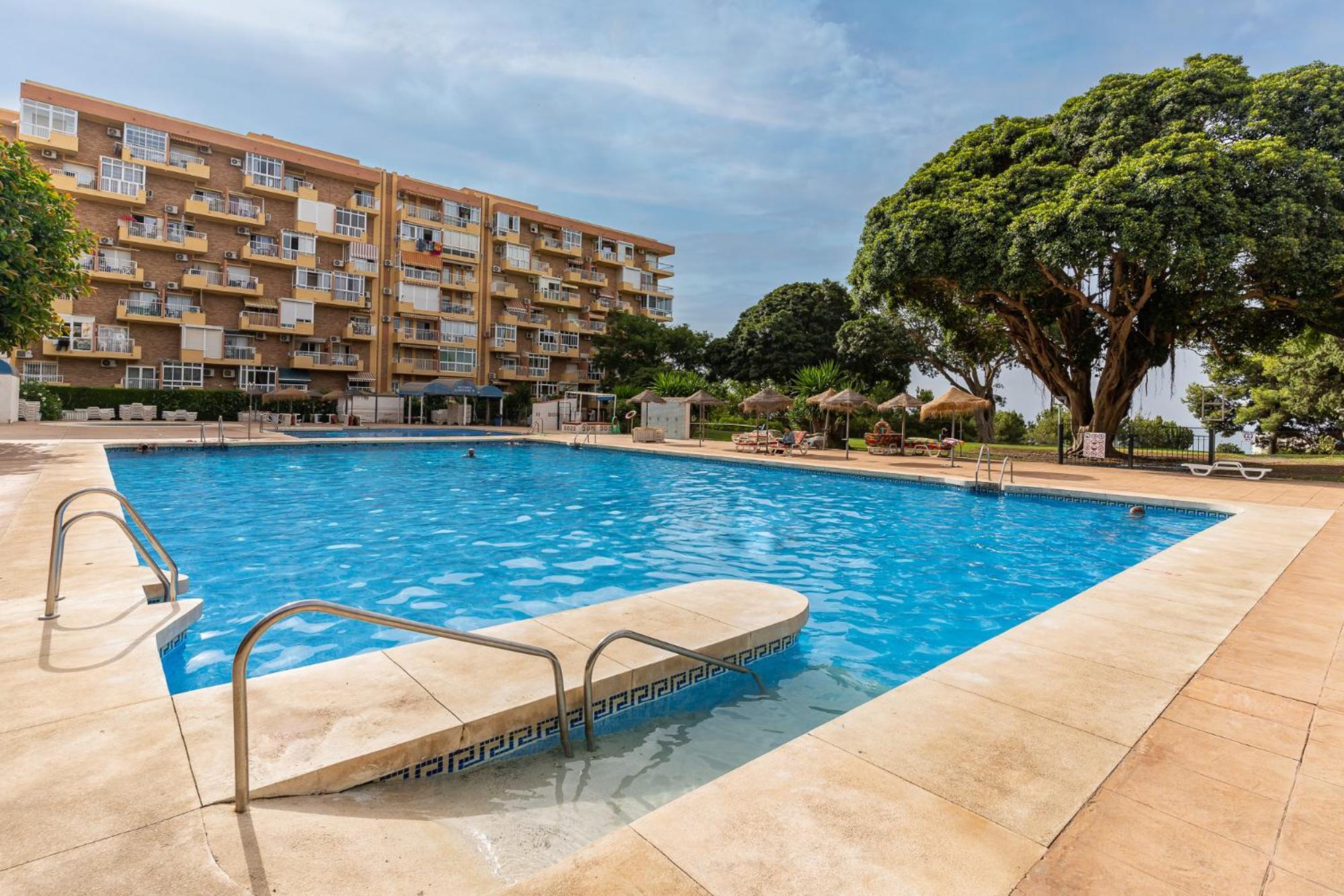 Blonzu Angola * Benalmadena