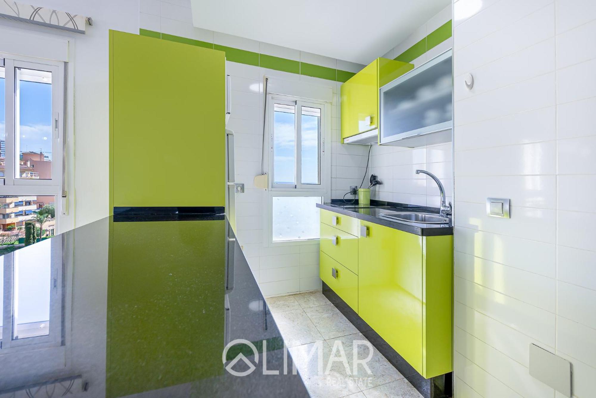 Bil Bil - Benalbeach Appartement *