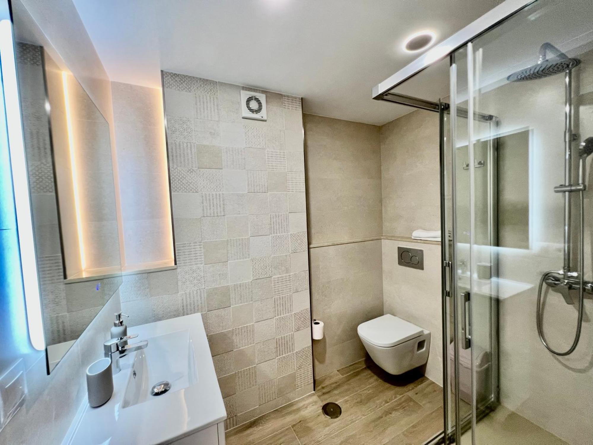 Apartment Great In The Piscis Building, Located In Coast Benalmadena