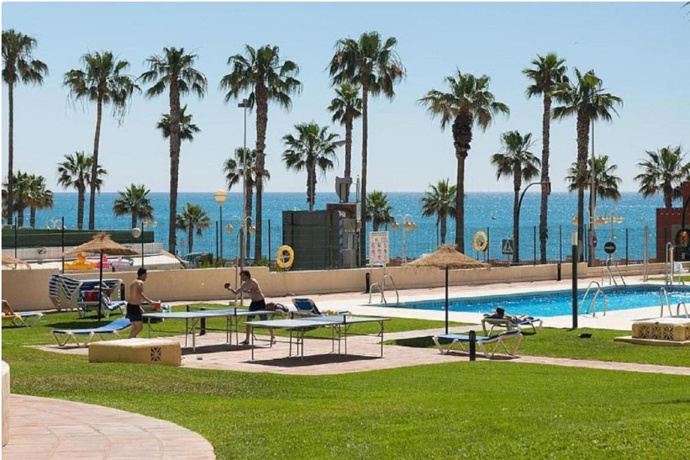 Aloha Playa Deluxe Wifi Swimming Pools & Parking
