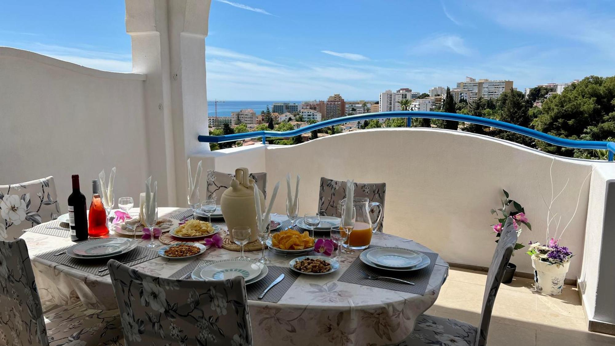 Luxury Near Puerto Marina *