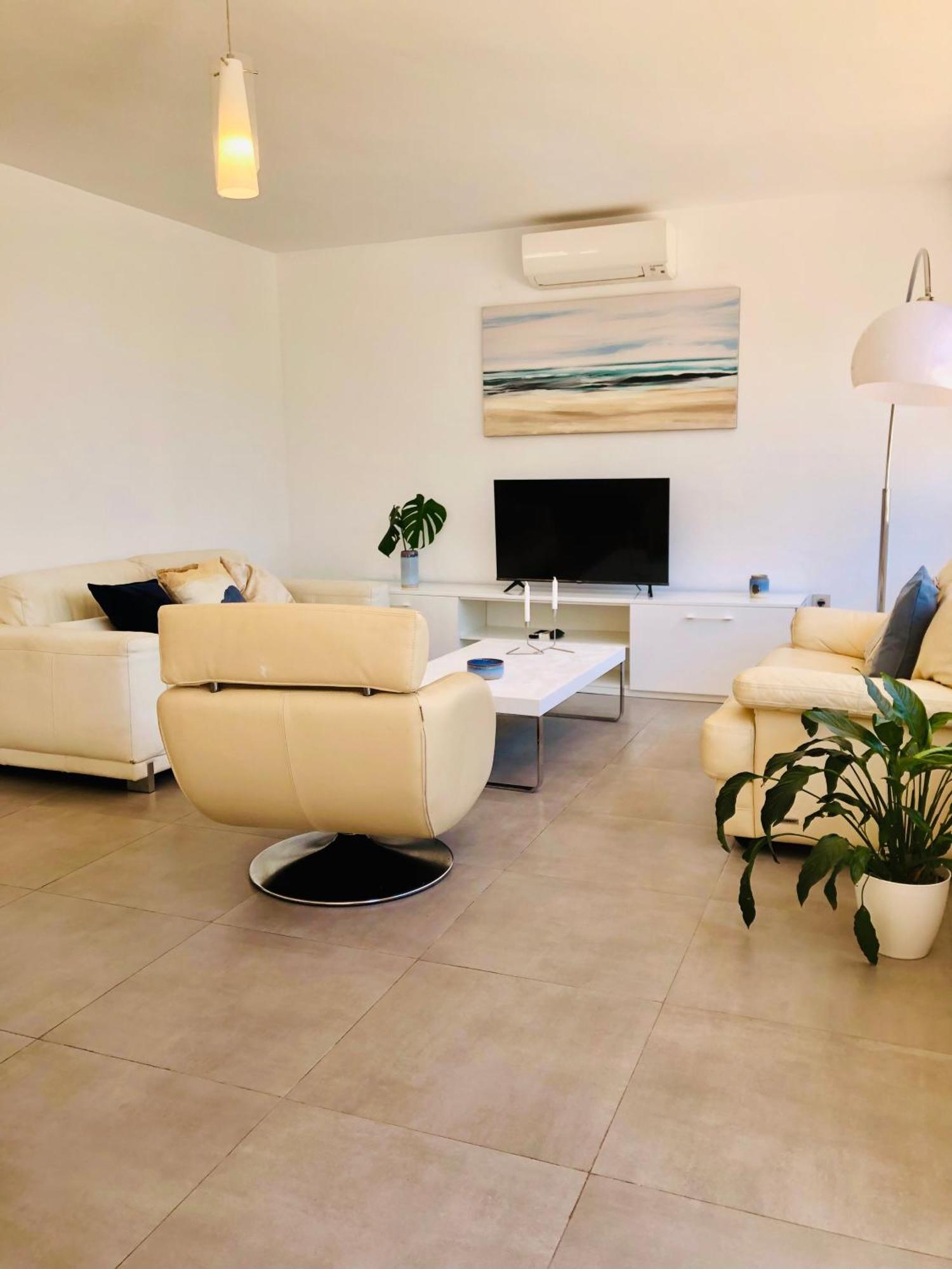Siriana 101, 001 Apartment *