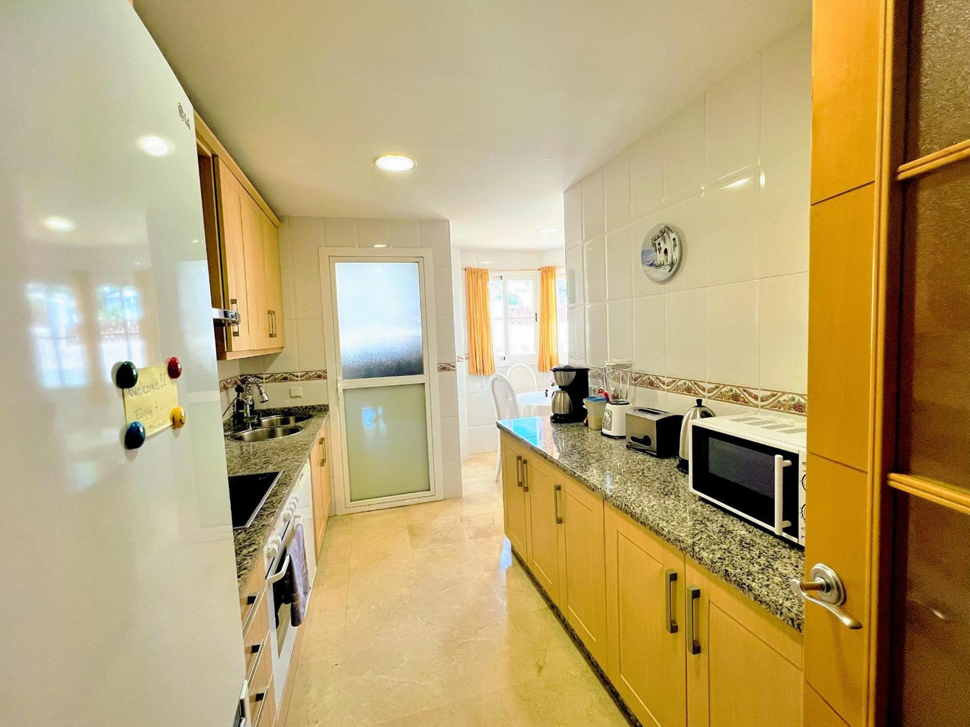 Beautiful With Pools, Playground And Paddle Tennis - Family Friendly And Near Vithas Hospital - Free Parking In Garage Apartment Benalmádena