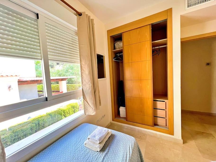 Beautiful With Pools, Playground And Paddle Tennis - Family Friendly And Near Vithas Hospital - Free Parking In Garage Apartment
