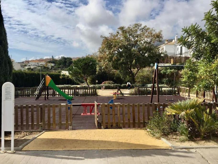 Apartment Beautiful With Pools, Playground And Paddle Tennis - Family Friendly And Near Vithas Hospital - Free Parking In Garage *