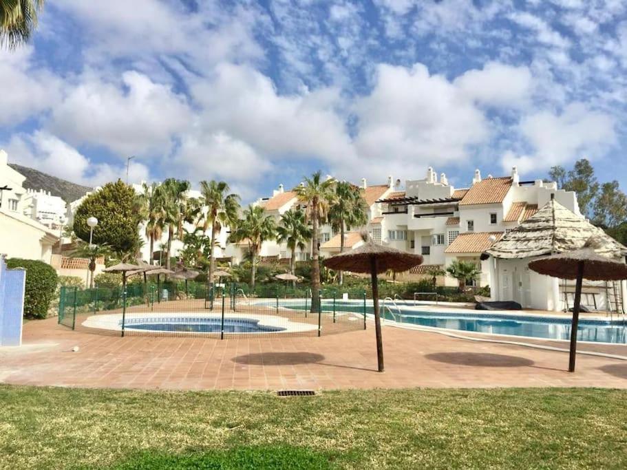 Apartment Beautiful With Pools, Playground And Paddle Tennis - Family Friendly And Near Vithas Hospital - Free Parking In Garage *