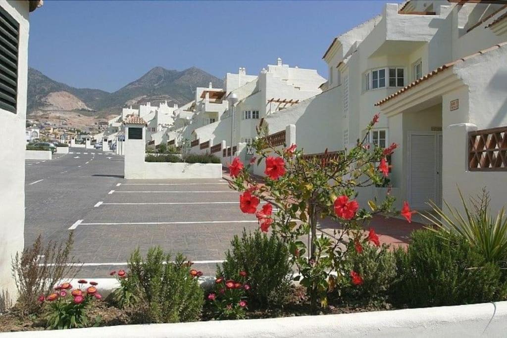 Beautiful With Pools, Playground And Paddle Tennis - Family Friendly And Near Vithas Hospital - Free Parking In Garage *
