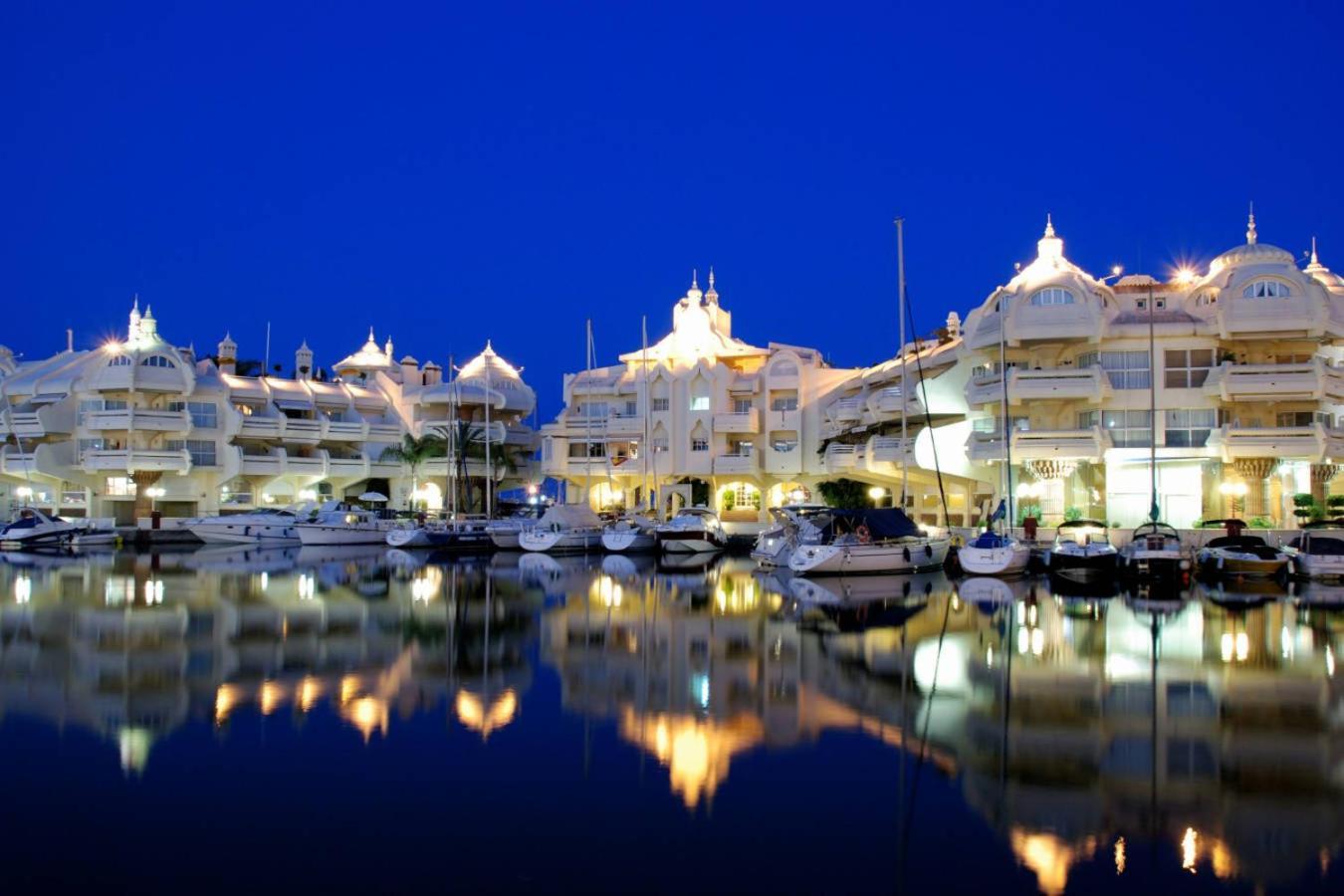 Puerto Marina Villa *