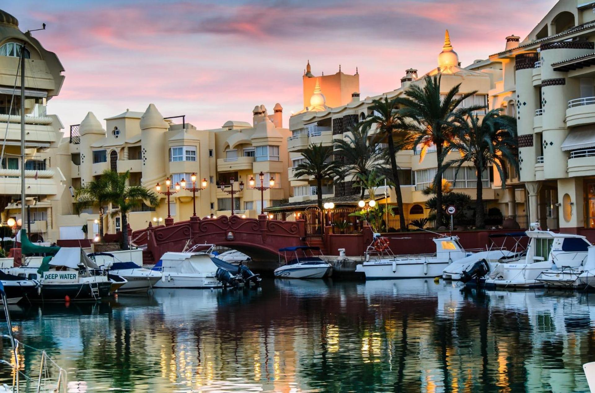 Puerto Marina Villa *