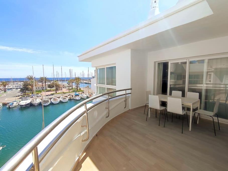 Penthouse In Puerto Marina Appartement