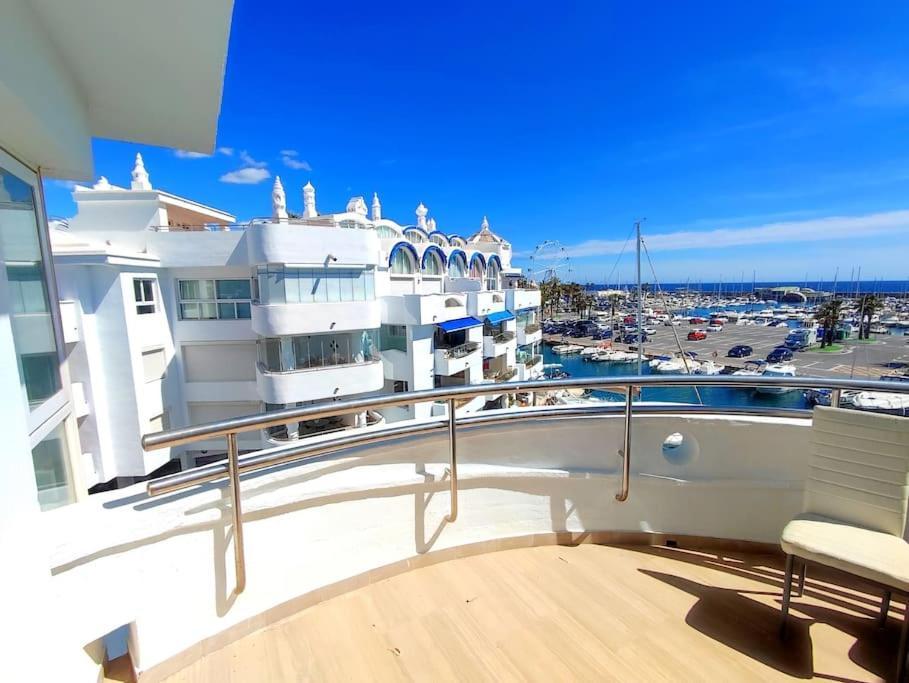 Penthouse In Puerto Marina Appartement *