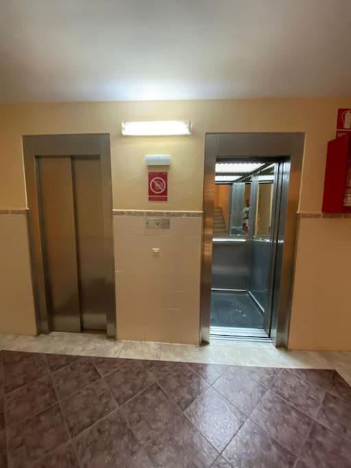 Alucinante Apt. Con Vistas, Piscinas Y Recepcion 24 Hs. *