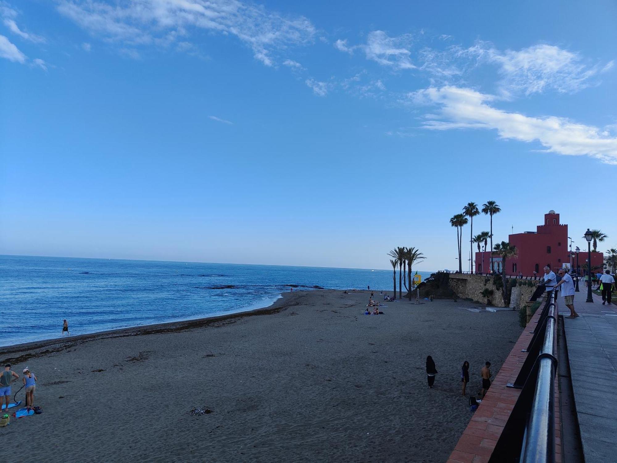 Entero, Enormes Piscinas, Terraza Y Playa Appartement
