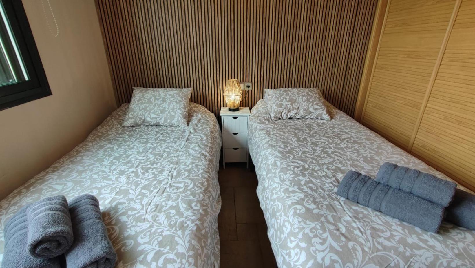 Isla De 1, Jacuzzi, 80m From The Sea, Ac, Bbq, Private Parking, Big Terrace Benalmadena