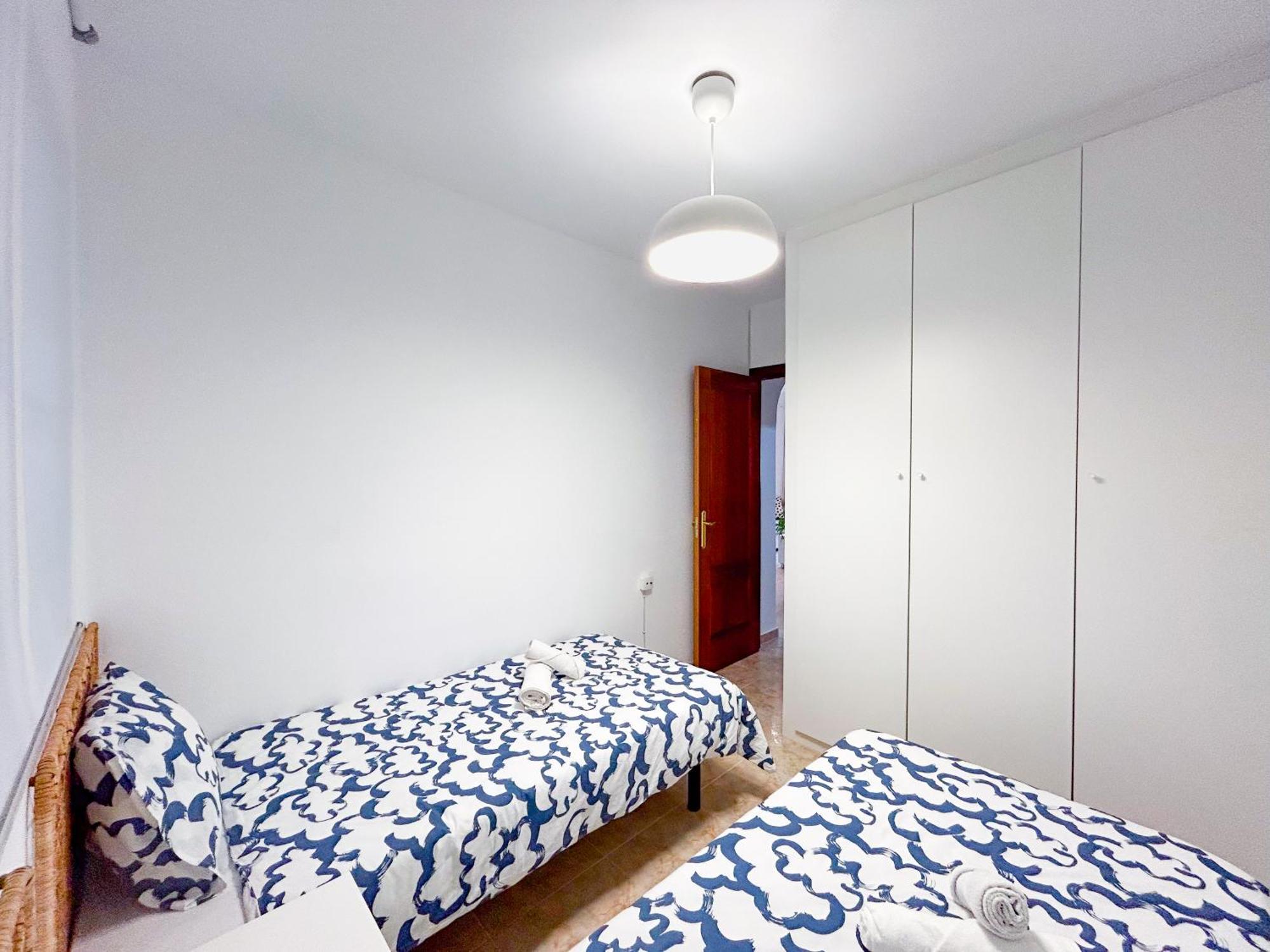Family In Playa De Carvajal, Apartment *