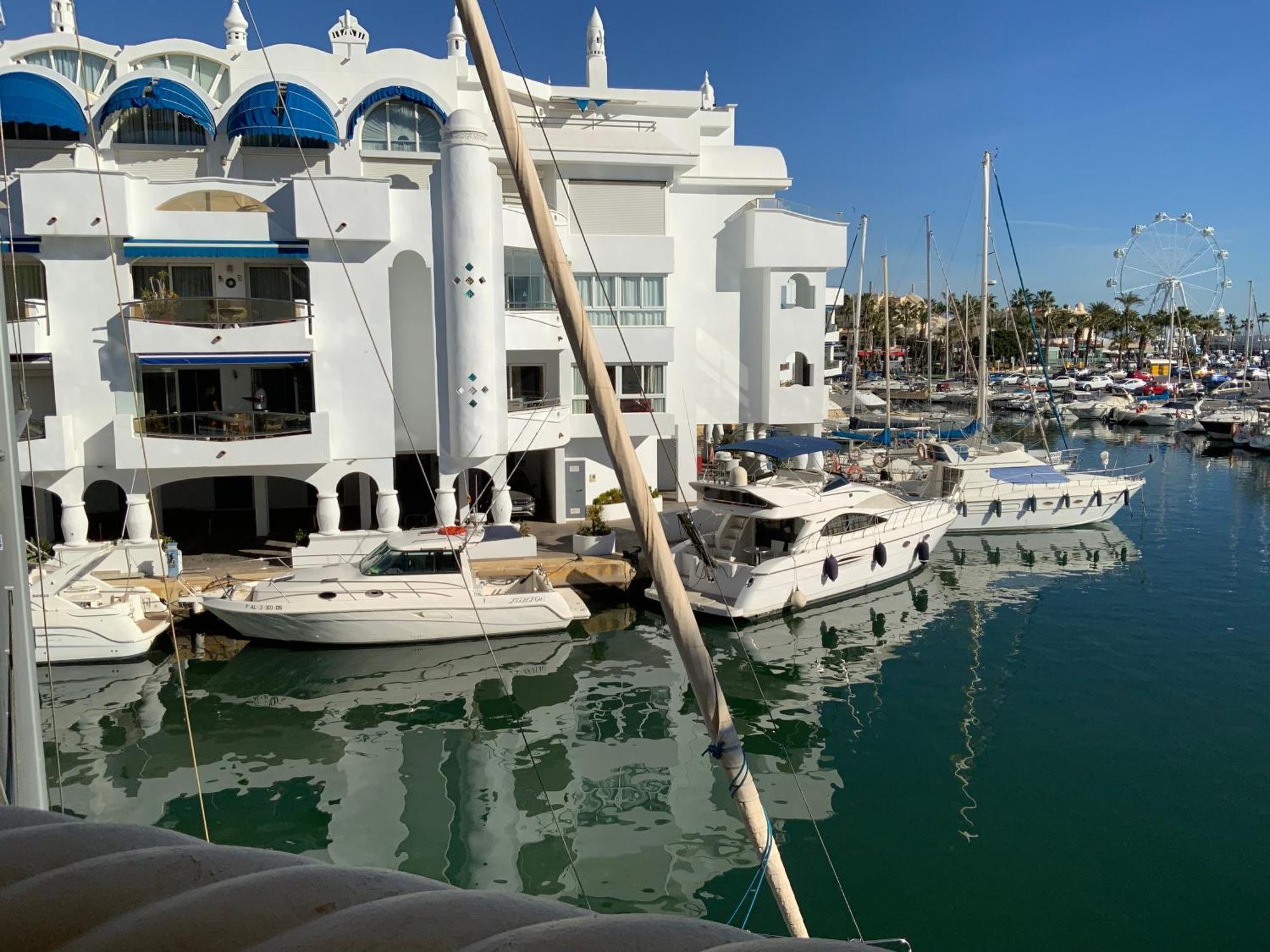 Appartement Piso Islas C111 *