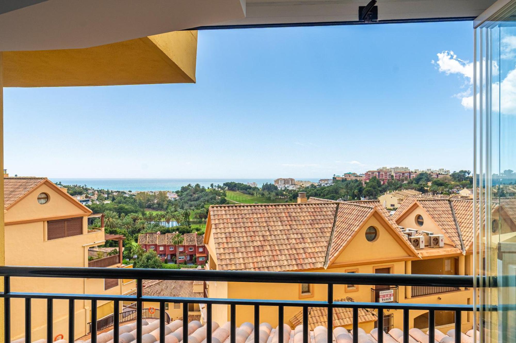 Wonderful Golf & With Front Seaview And Pool Apartamento