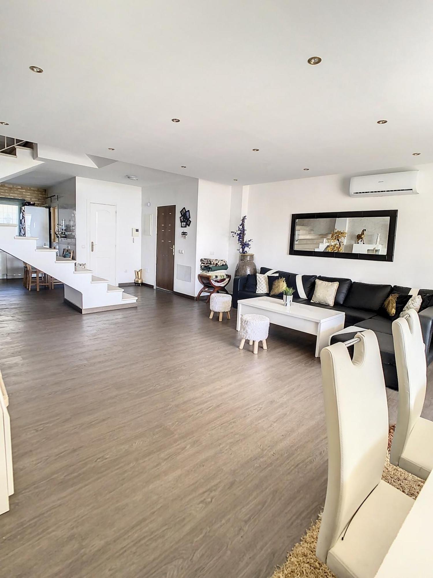 La Hidalga By Beehive Vacances