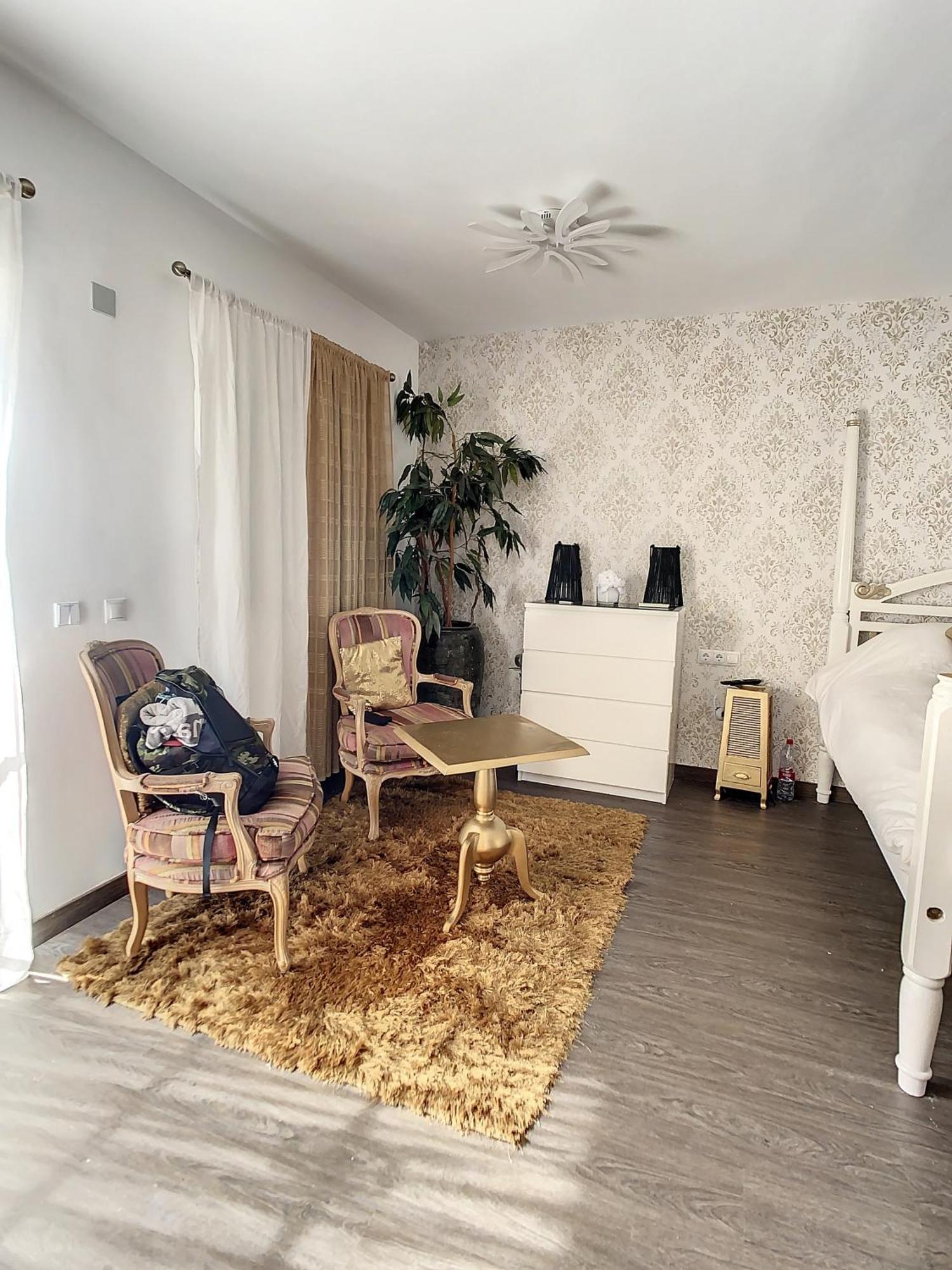 La Hidalga By Beehive Vacances