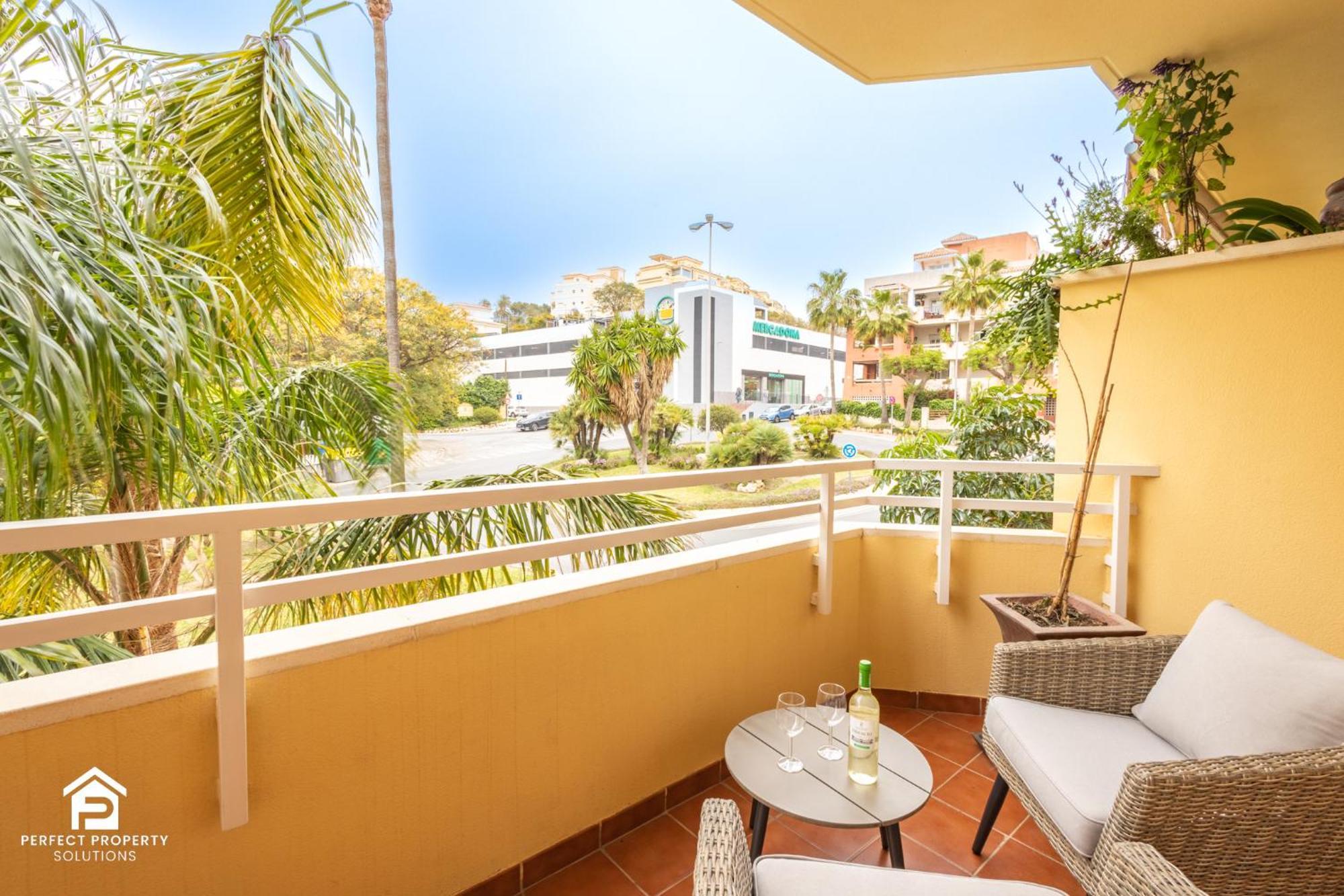 Stylish 2br With Big Terrace Near And Golf Apartment