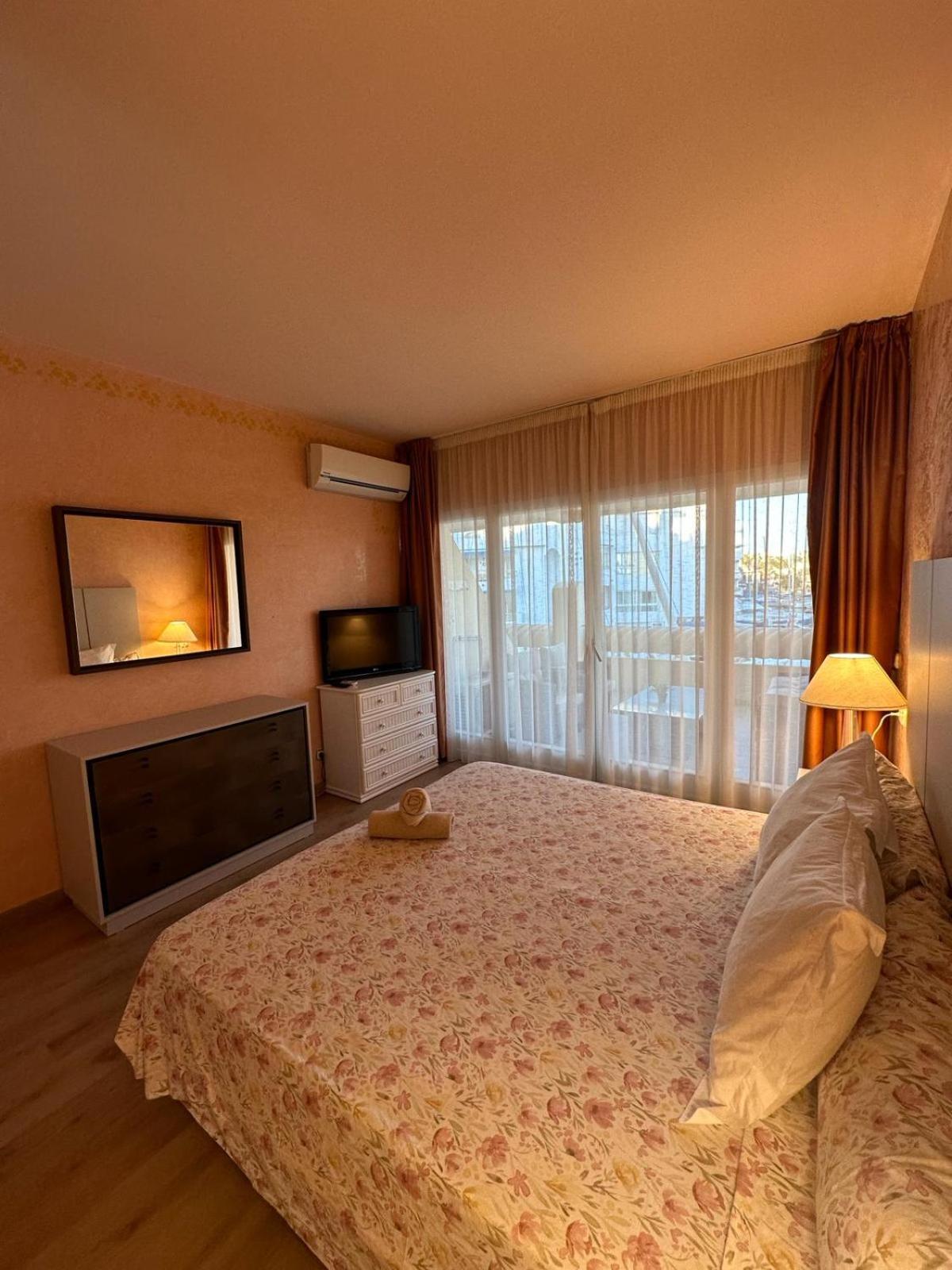 Piso Islas C111 Appartement Benalmádena