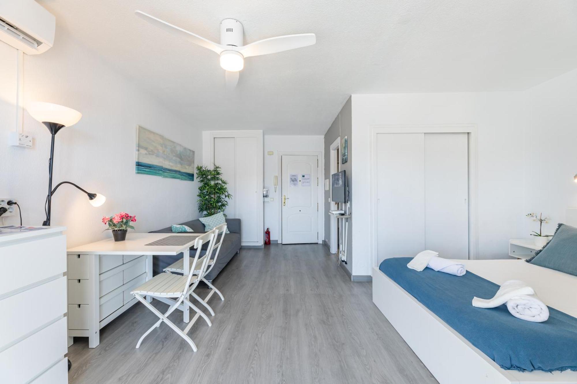Vb 1 Bedroom Waterfront Apartment