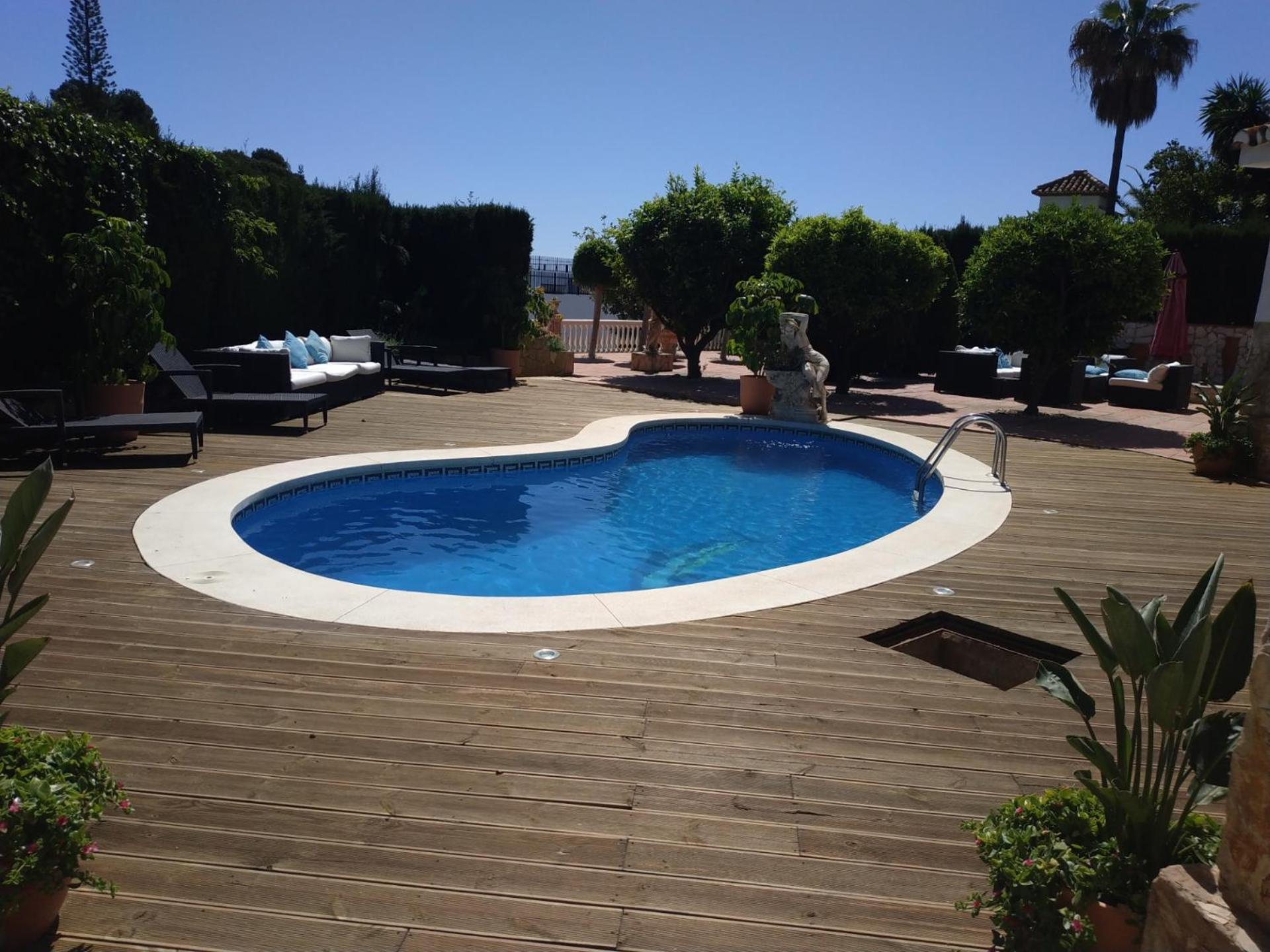 Summer Offers! Fabulous Luxury Near The Sleeps 8 Villa *
