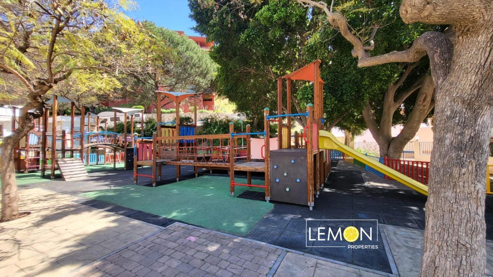 Lemon Faro Torrequebrada *
