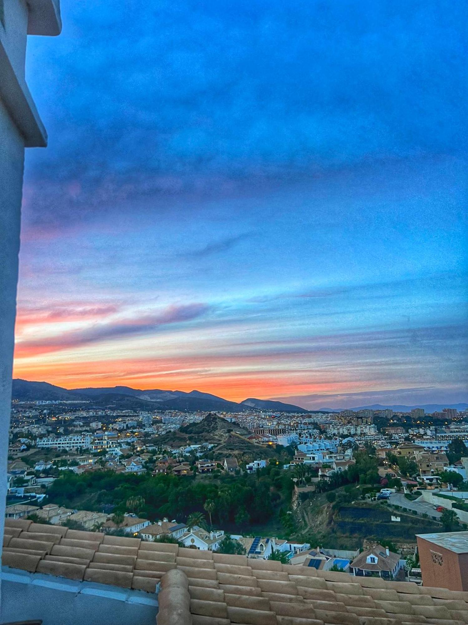 Duplex Penthouse With Seaview. Appartement Benalmádena