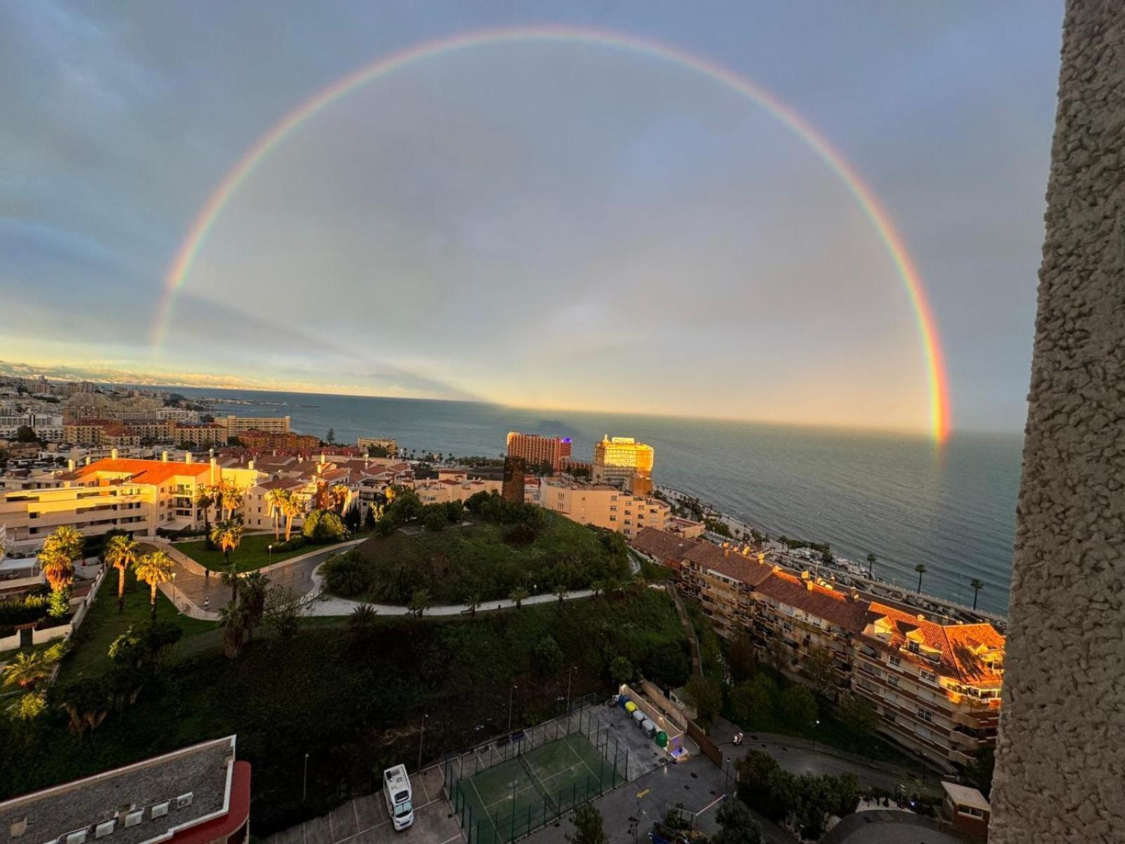 Apartment Beachfront Complex El Coloso Views,pools,parking Costa Benalmadena