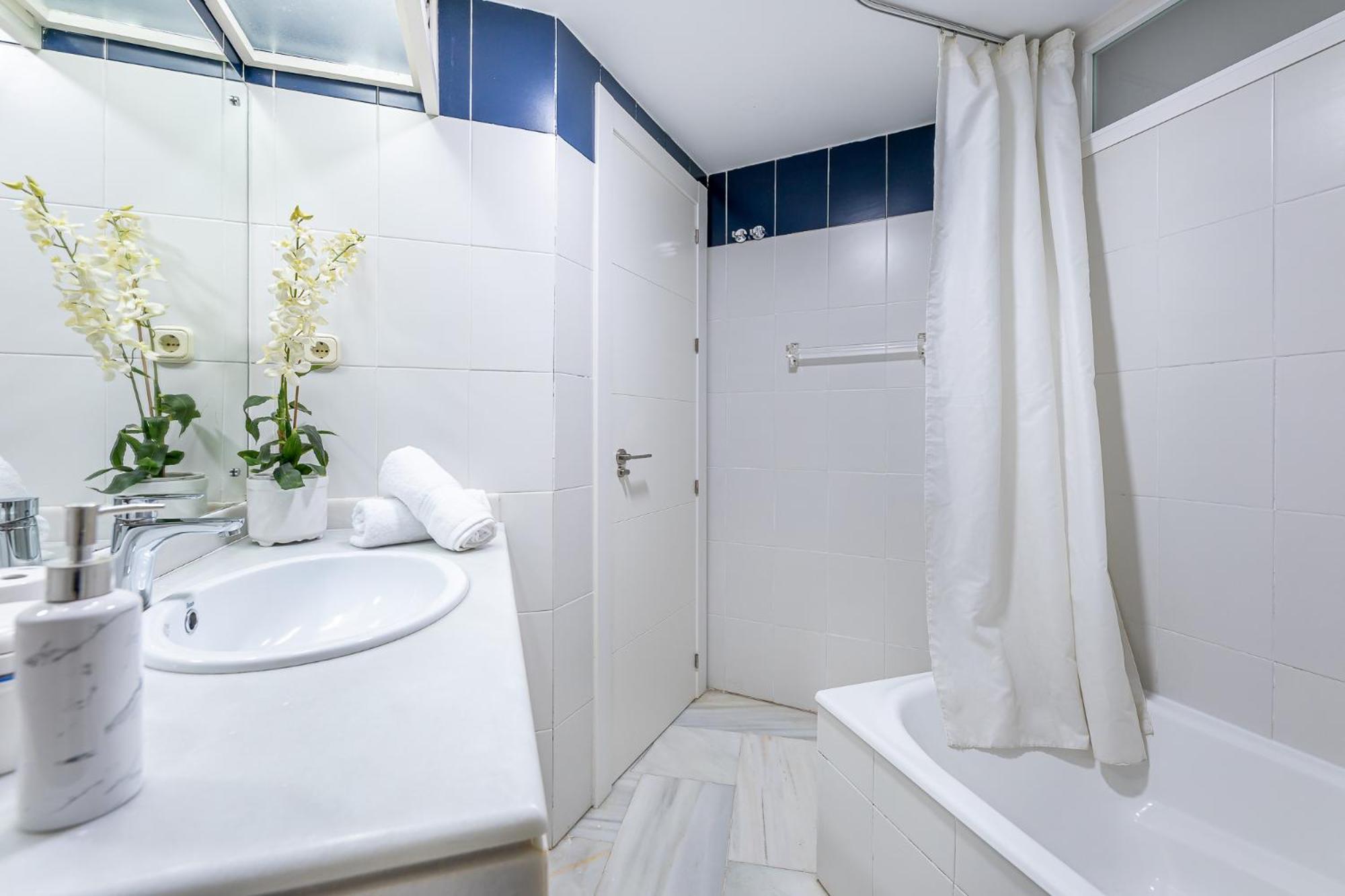 Apartamento Located In Puerto Marina With Sea Views, First Line Of Beach.