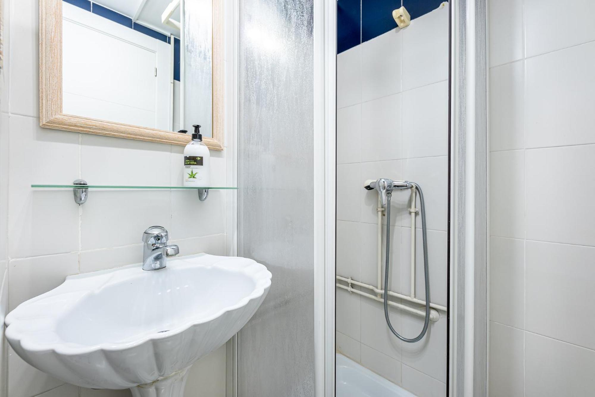 Located In Puerto Marina With Sea Views, First Line Of Beach. Apartamento
